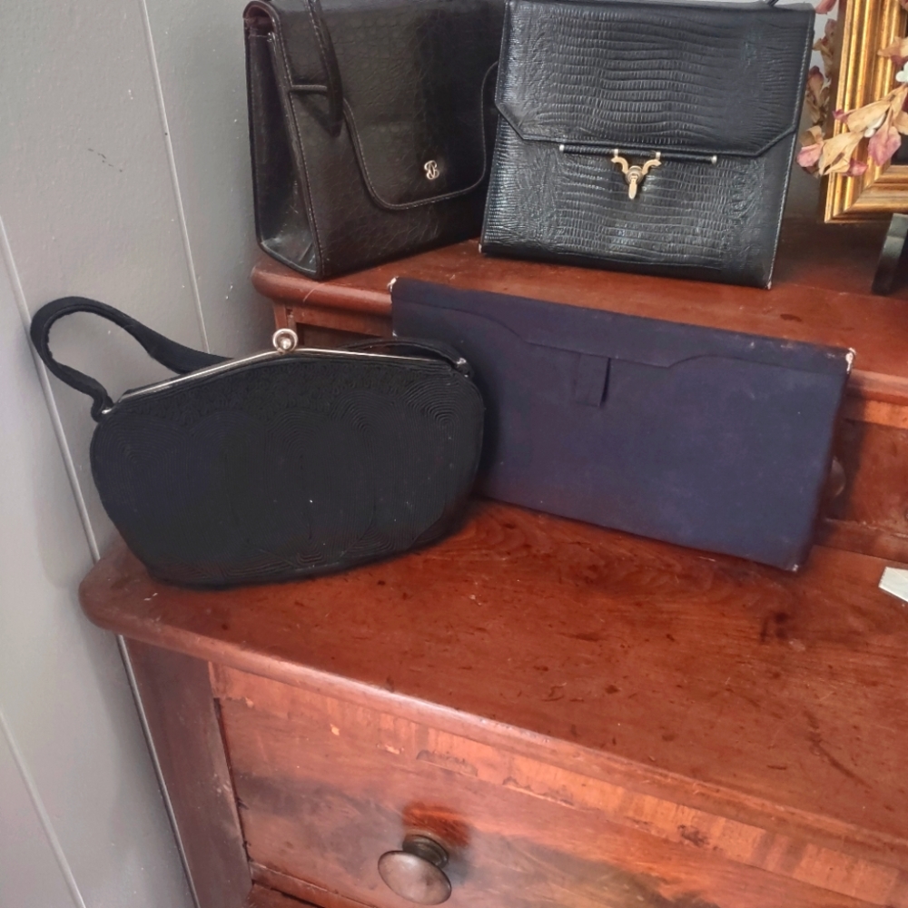 VERY VINTAGE 1950s HANDBAGS